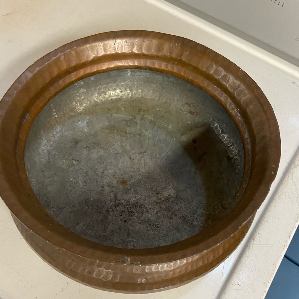 Copper color bowl/pot